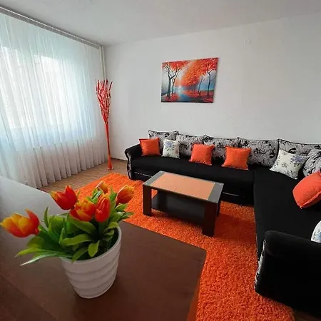 Apartman Bulevar 아파트 투즐라